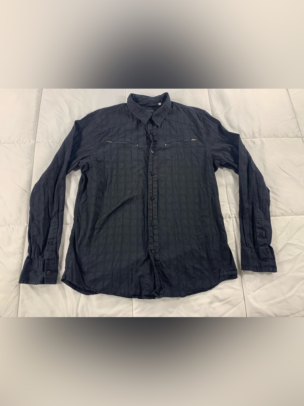 Like new GUESS button up long sleeve mens size XL